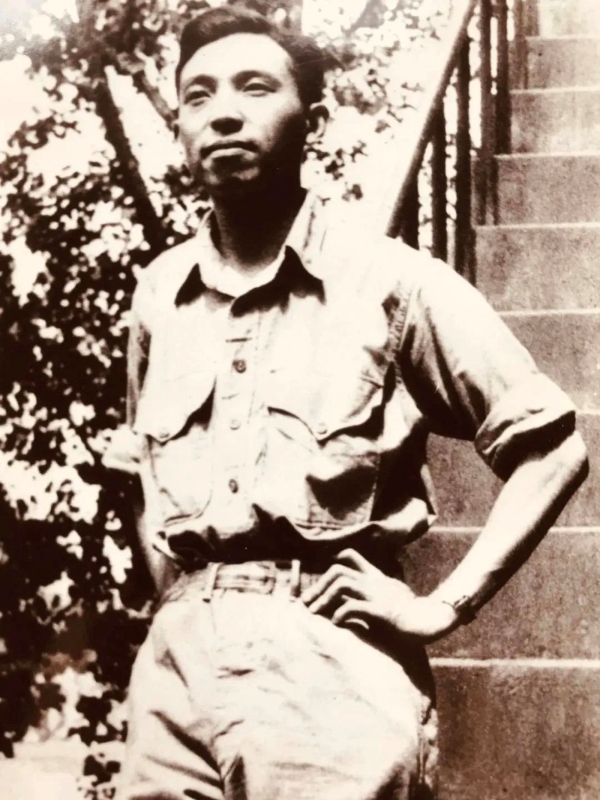 穆旦，1942年參加遠(yuǎn)征軍之前于昆明