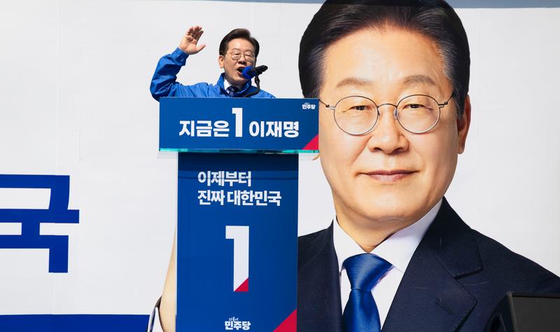 5月12日，李在明在韓國首都首爾參加總統(tǒng)選舉競(jìng)選活動(dòng)。新華社