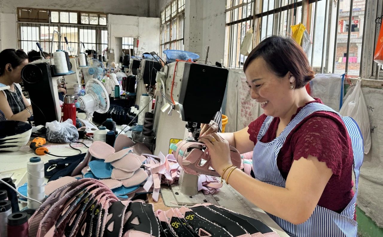 目前，陳洪火的工廠有60余人